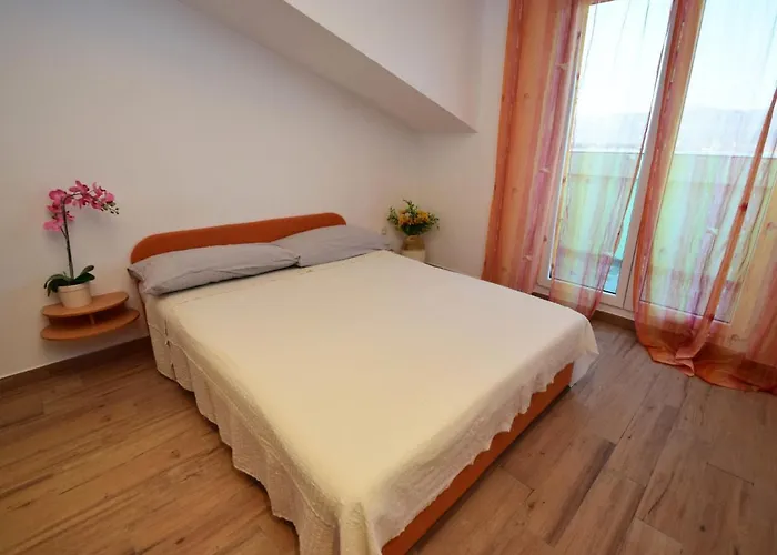 Saric-1 By Interhome *