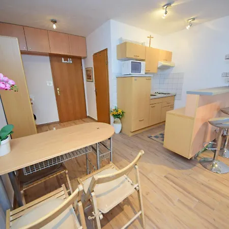 Apartamento Saric-1 By Interhome